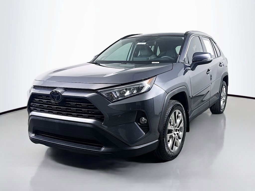 Used 2021 Toyota RAV4 XLE Premium image 3