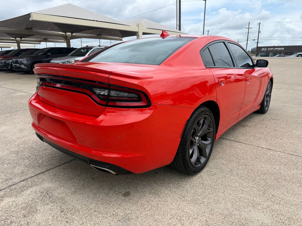 Used 2019 Dodge Charger SXT w/ Plus Group RWD image 7