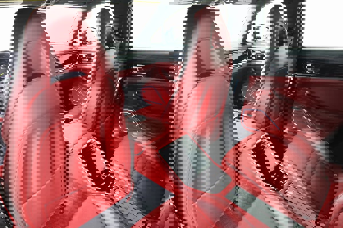 Used 2021 Porsche Panamera 4S w/ Premium Package image 47