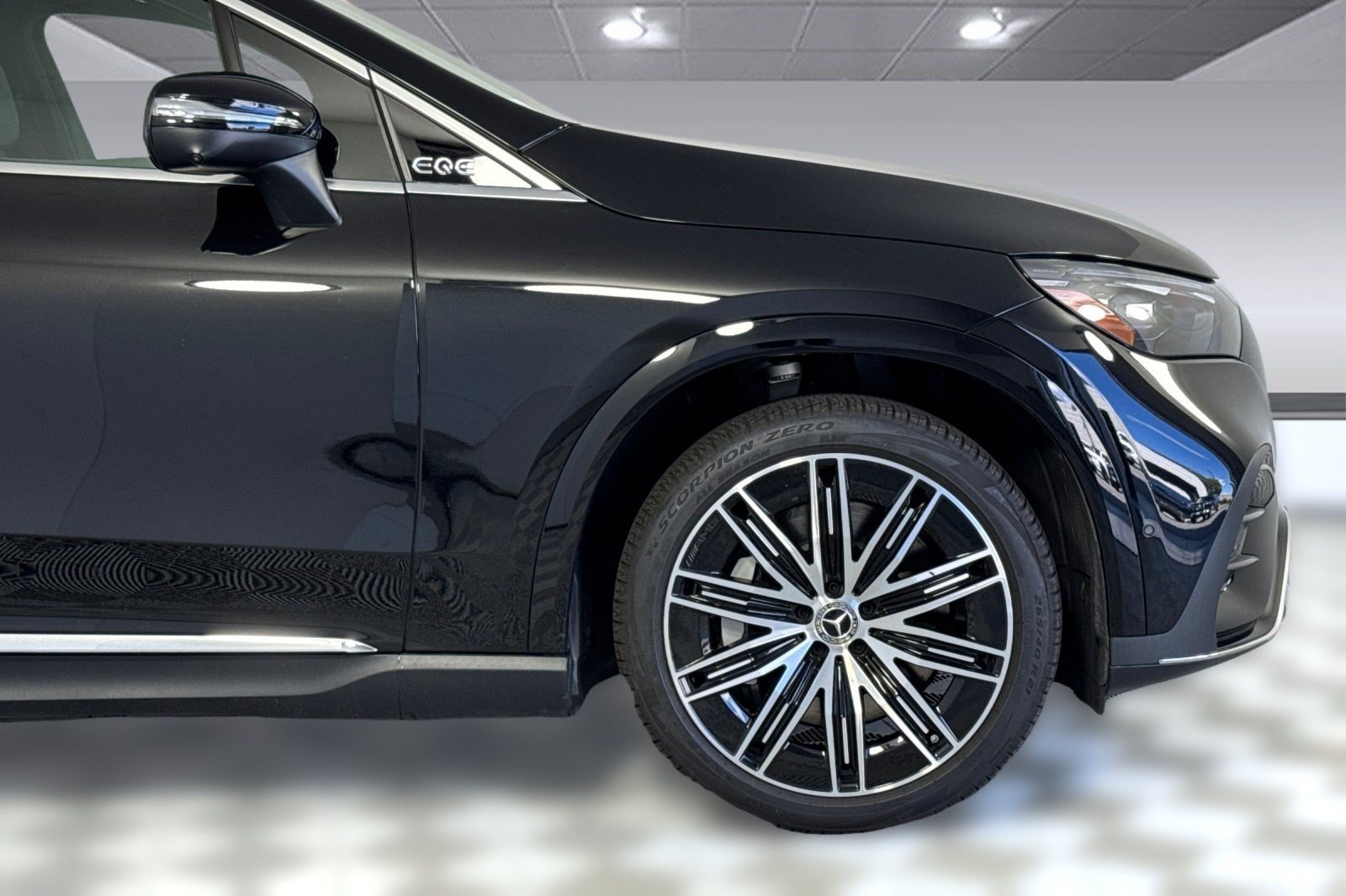 Used 2026 Mercedes-Benz EQE 320+ SUV image 38