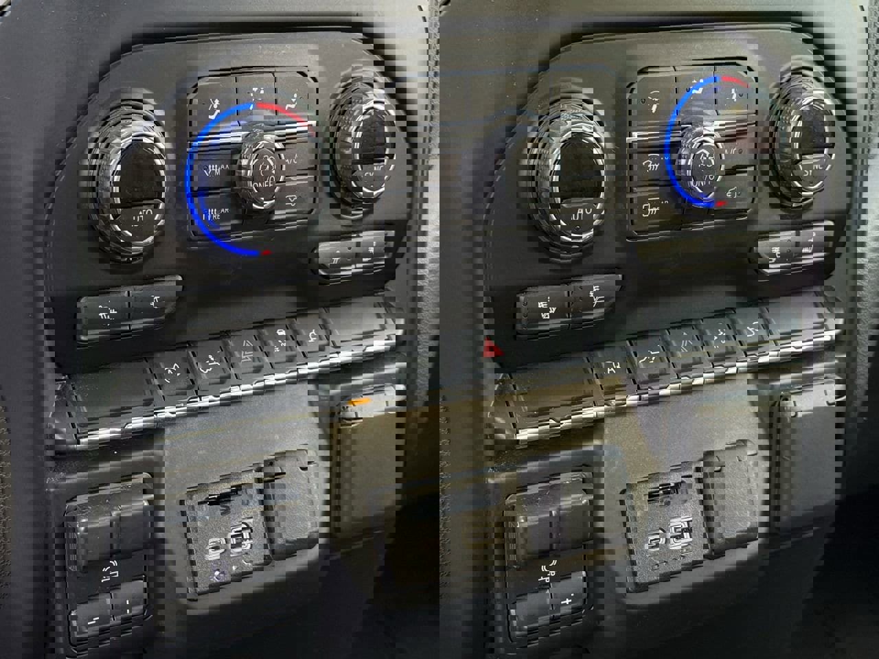 Used 2019 Chevrolet Silverado 1500 LT w/ Texas Edition image 17