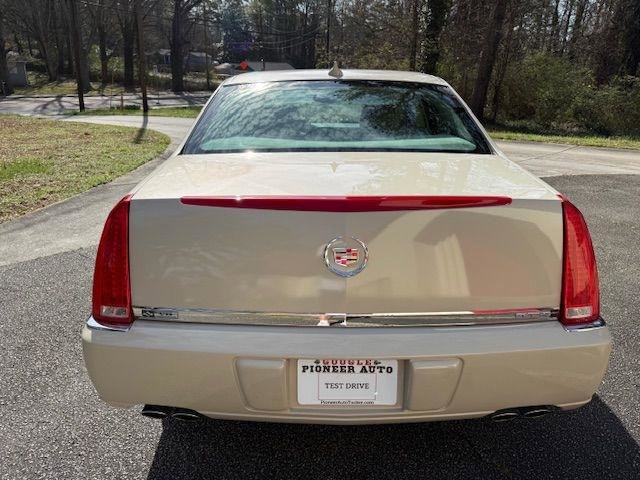Used 2011 Cadillac DTS FWD image 6