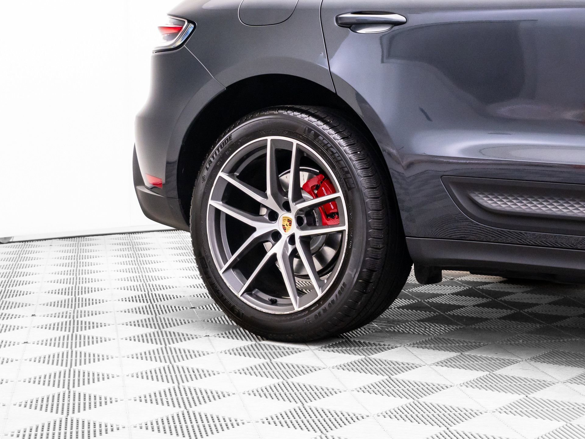 Certified 2023 Porsche Macan S AWD/4WD image 37