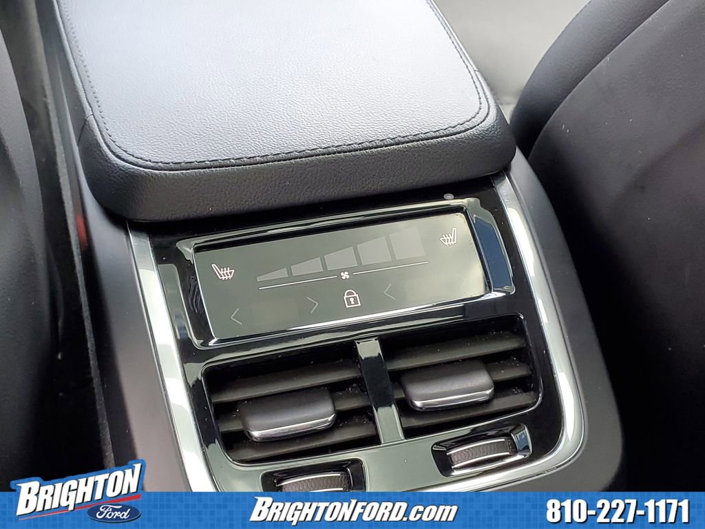 Used 2022 Volvo XC90 T5 Momentum w/ Climate Package AWD/4WD image 15