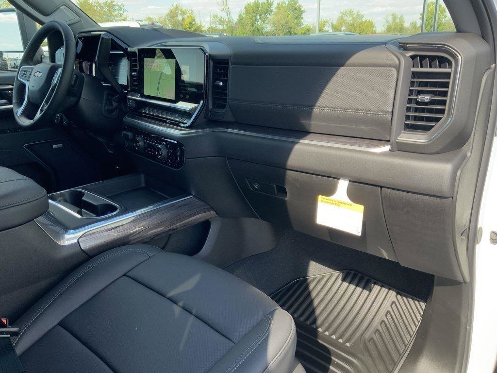 New 2026 Chevrolet Silverado 3500 LTZ w/ LTZ Premium Package image 70