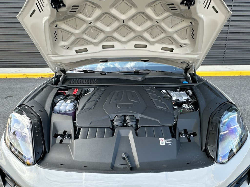 New 2027 Porsche Cayenne S AWD/4WD image 32
