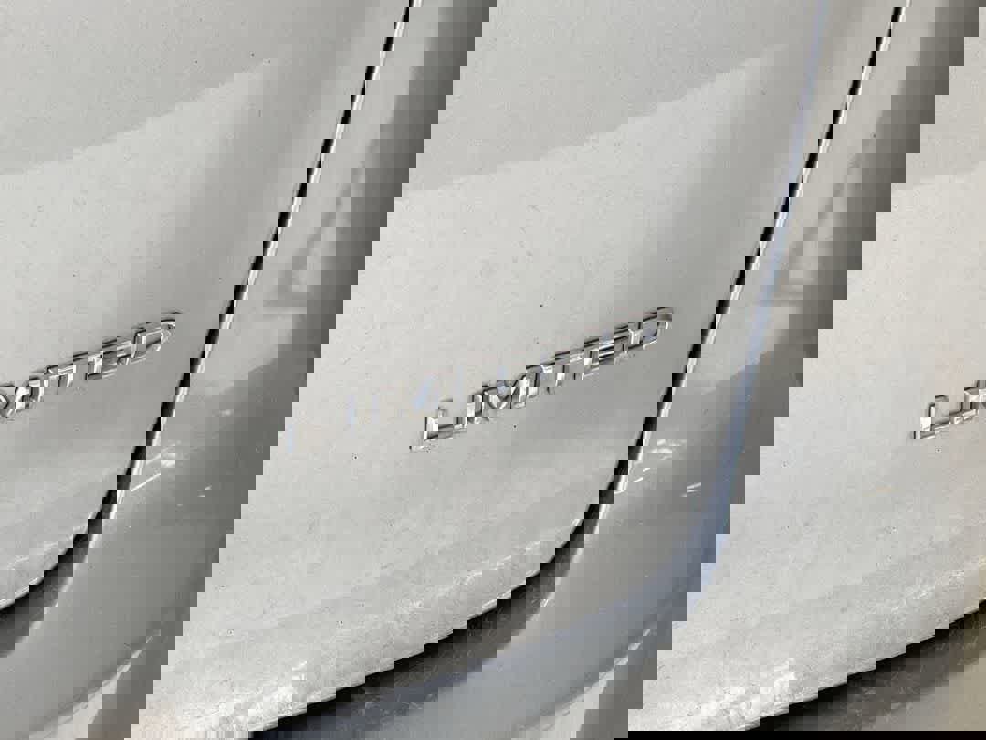 Used 2018 Chrysler Pacifica Limited image 12