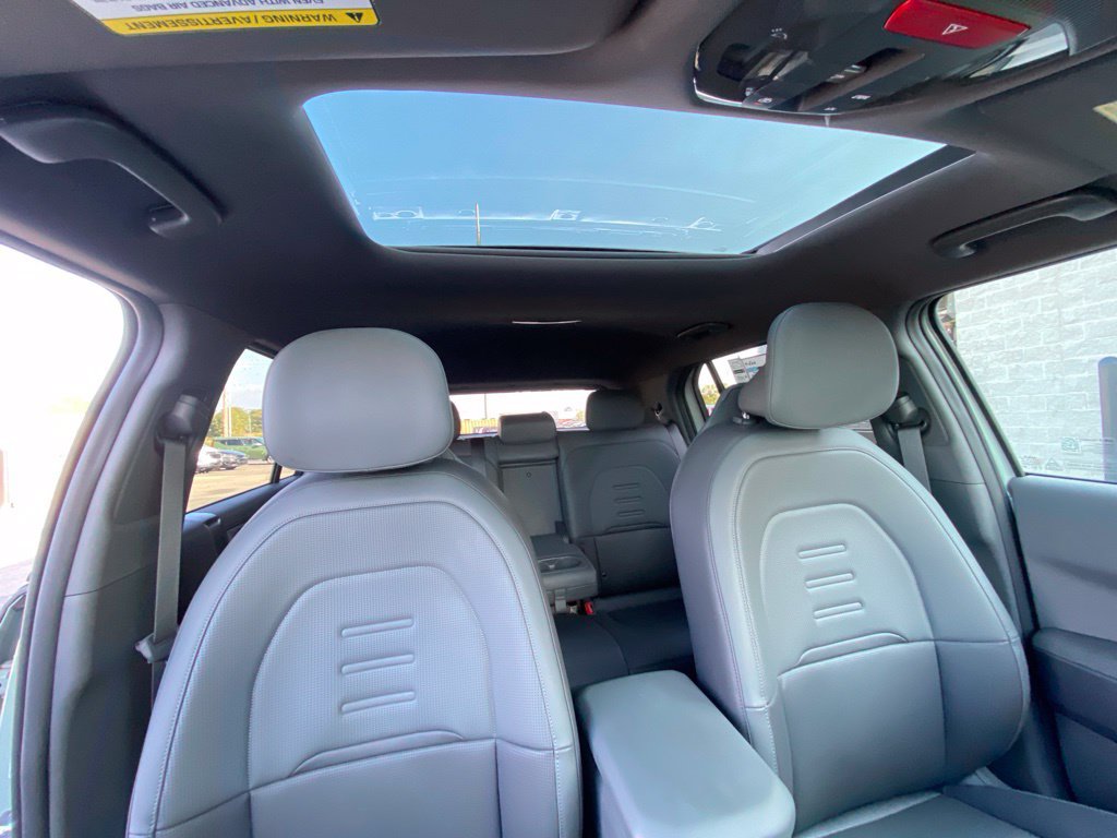 New 2027 Kia EV3 Land FWD image 32