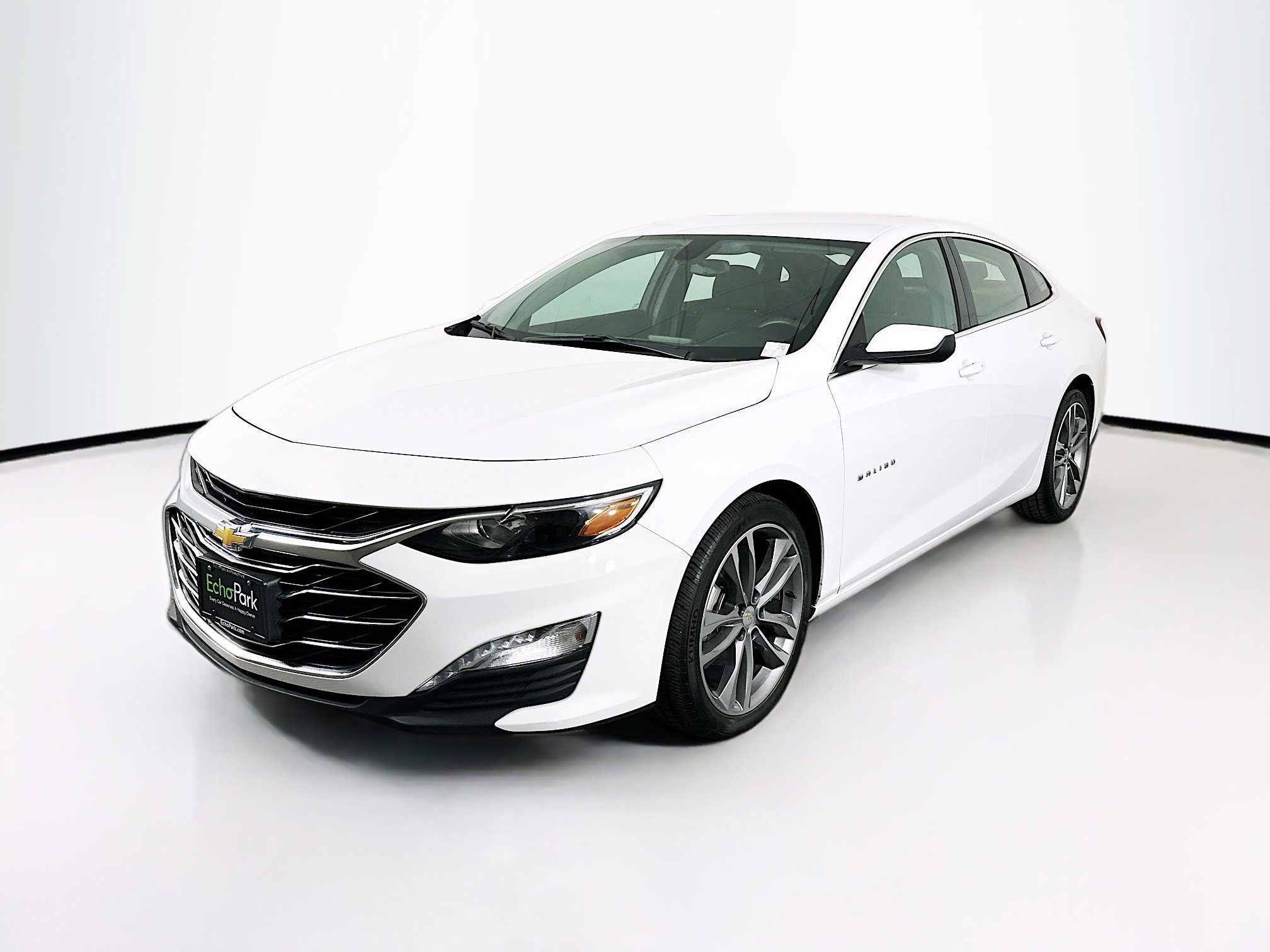 Used 2022 Chevrolet Malibu LT image 3