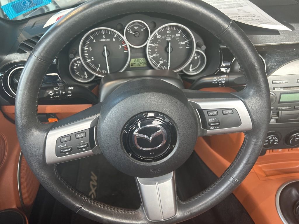 Used 2007 MAZDA MX-5 Miata Grand Touring RWD image 6