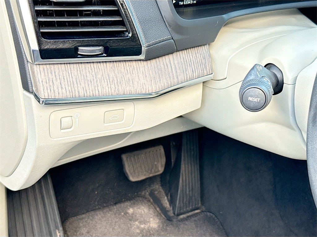 Used 2022 Volvo XC90 T6 Inscription w/ Lounge Package image 11