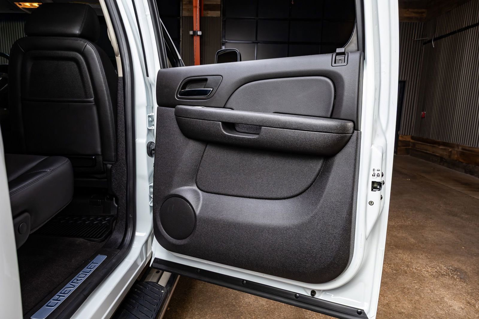 Used 2014 Chevrolet Silverado 2500 LTZ w/ LTZ Plus Package image 36