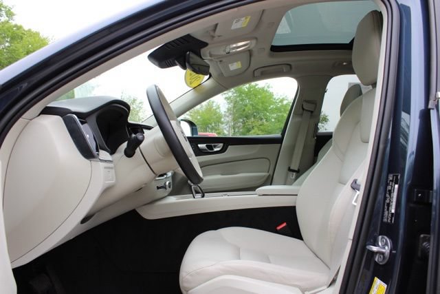 Certified 2023 Volvo XC60 B5 Plus w/ Climate Package AWD/4WD image 24