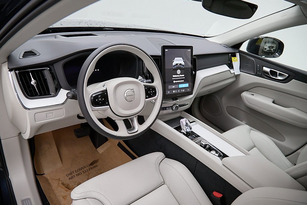New 2026 Volvo XC60 B5 Ultra w/ Climate Package image 11