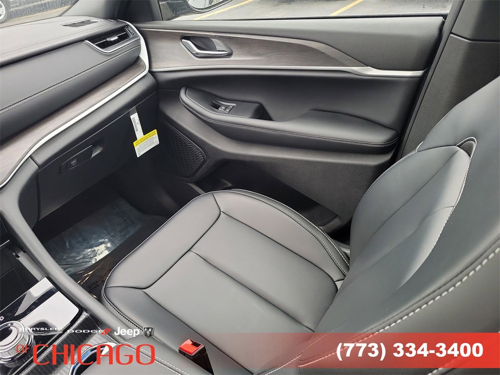New 2025 Jeep Grand Cherokee Limited image 19