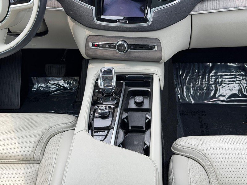 Certified 2023 Volvo XC90 T8 Ultimate w/ Lounge Package AWD/4WD image 15
