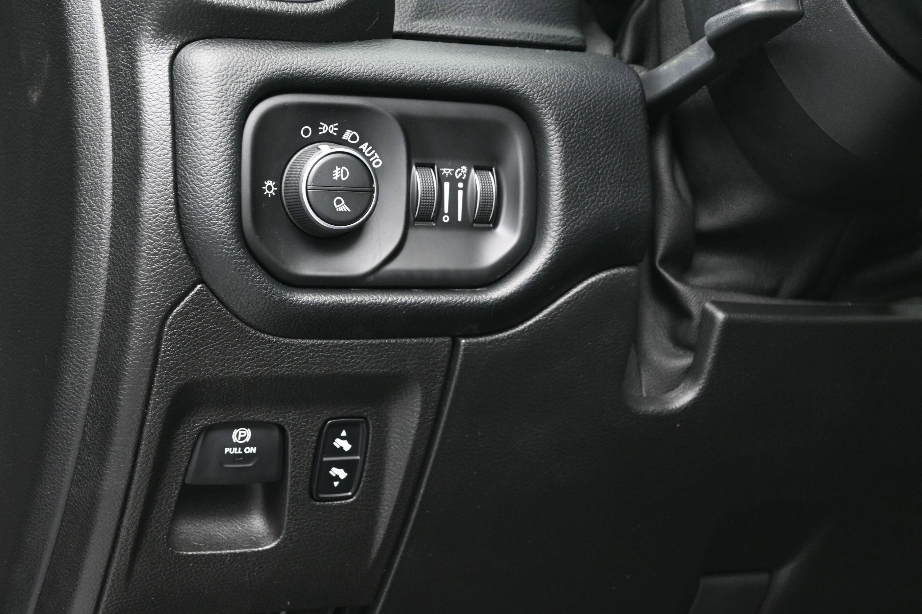 Used 2020 RAM 1500 Laramie w/ Sport Appearance Package AWD/4WD image 23
