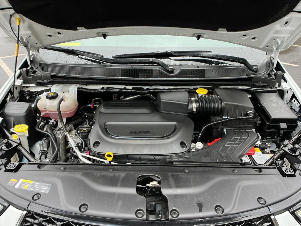 Used 2025 Chrysler Pacifica Select image 22