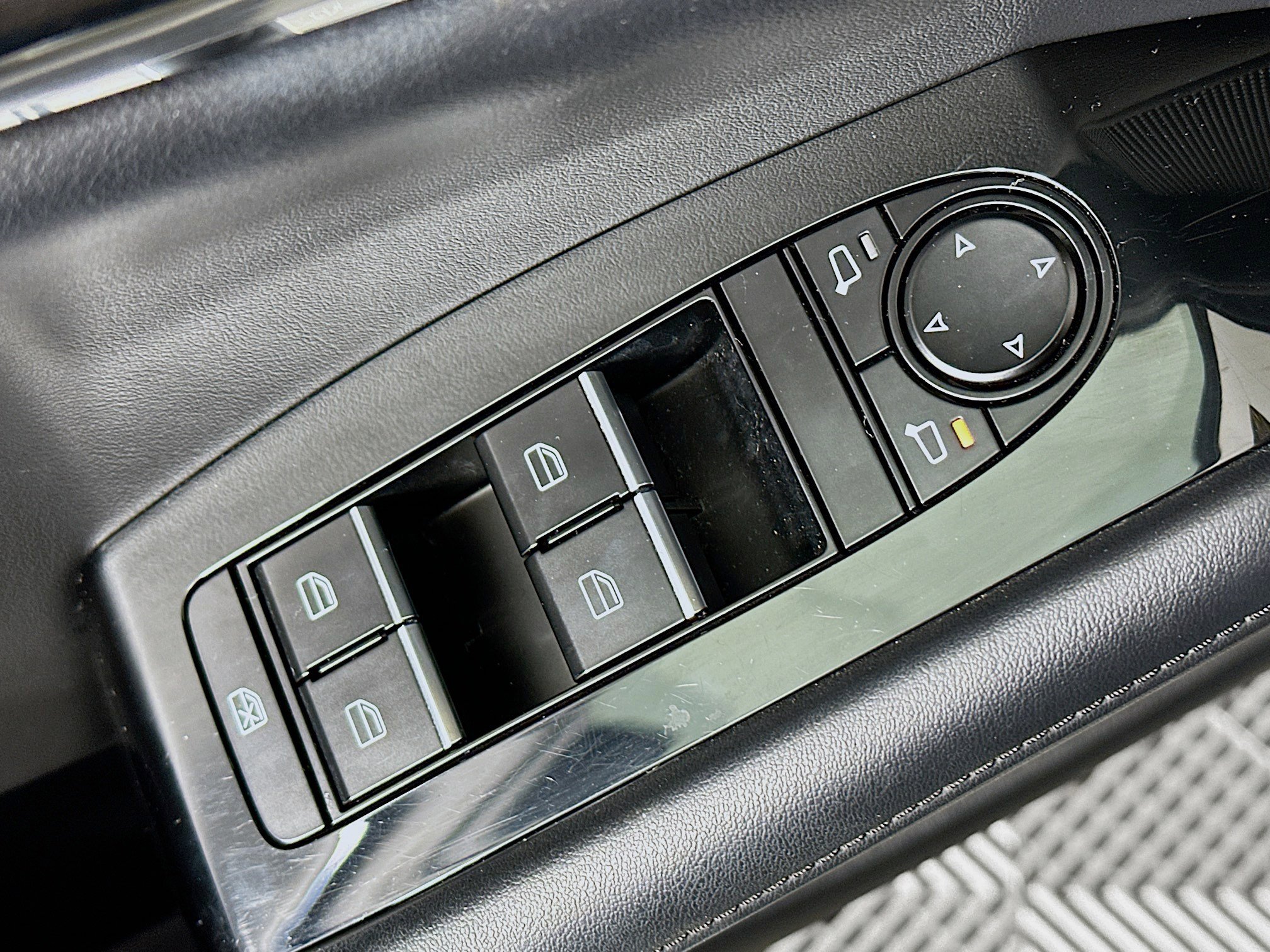 Used 2021 MAZDA MAZDA3 s image 15