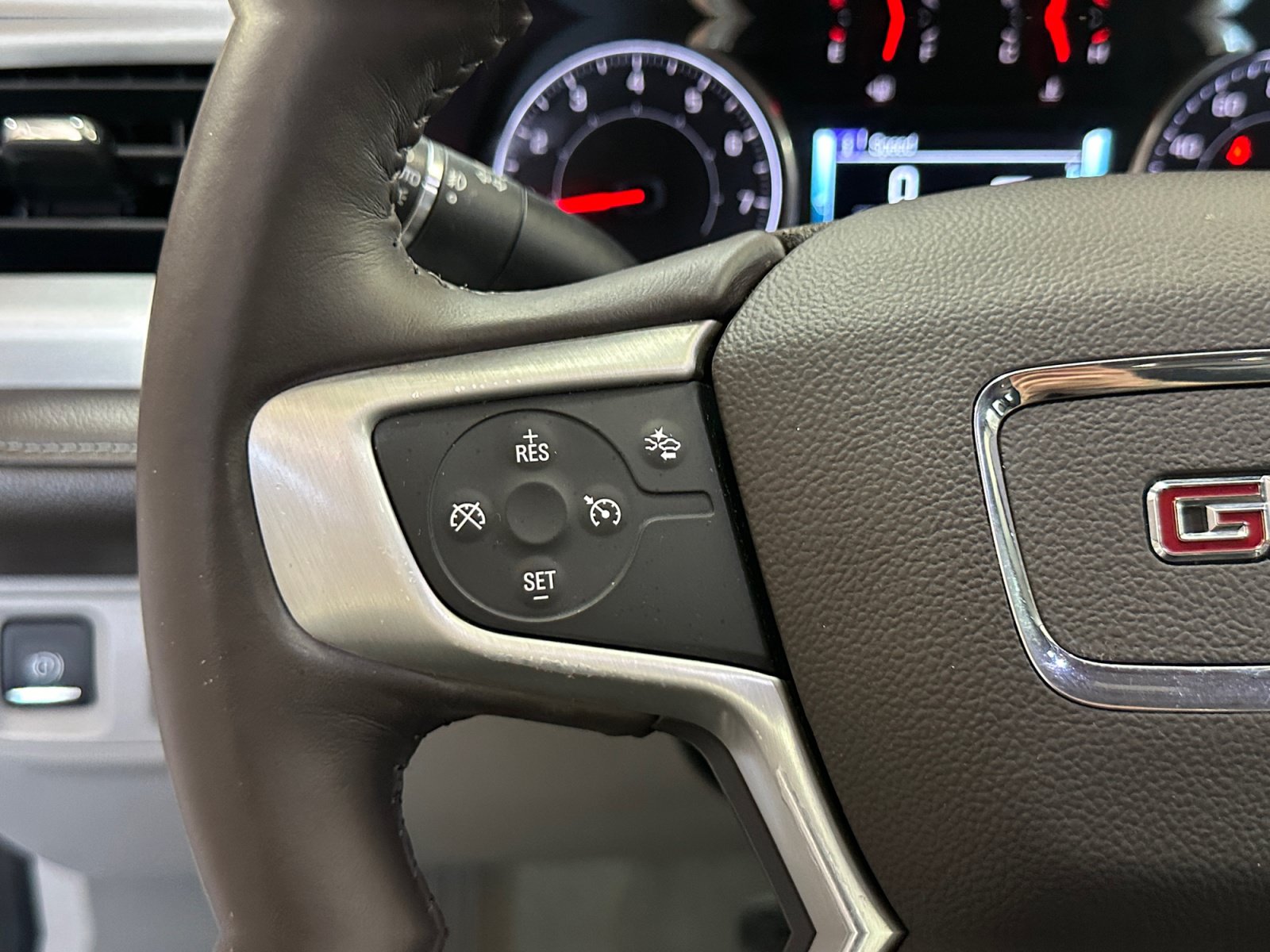 Used 2017 GMC Acadia SLT FWD image 29