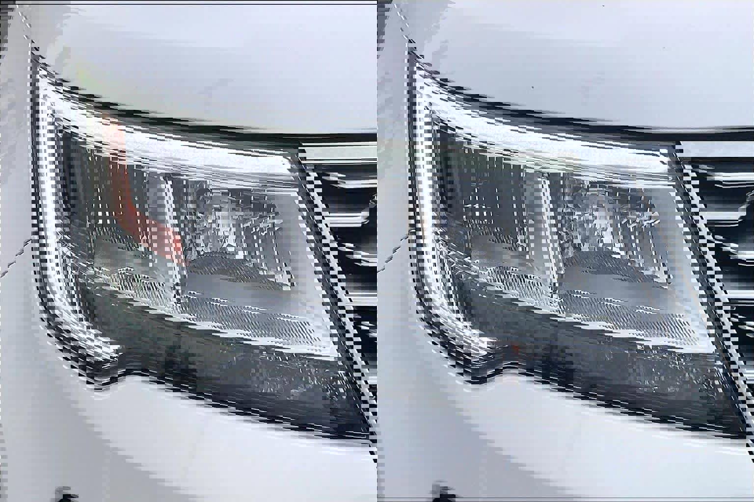 Used 2019 Ford Explorer Platinum image 30