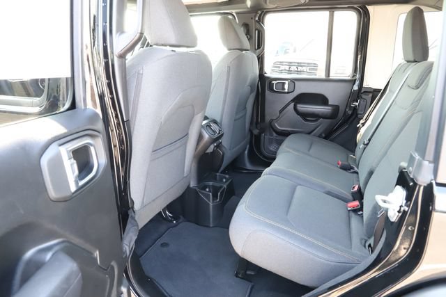 Used 2025 Jeep Wrangler Unlimited Sport AWD/4WD image 16