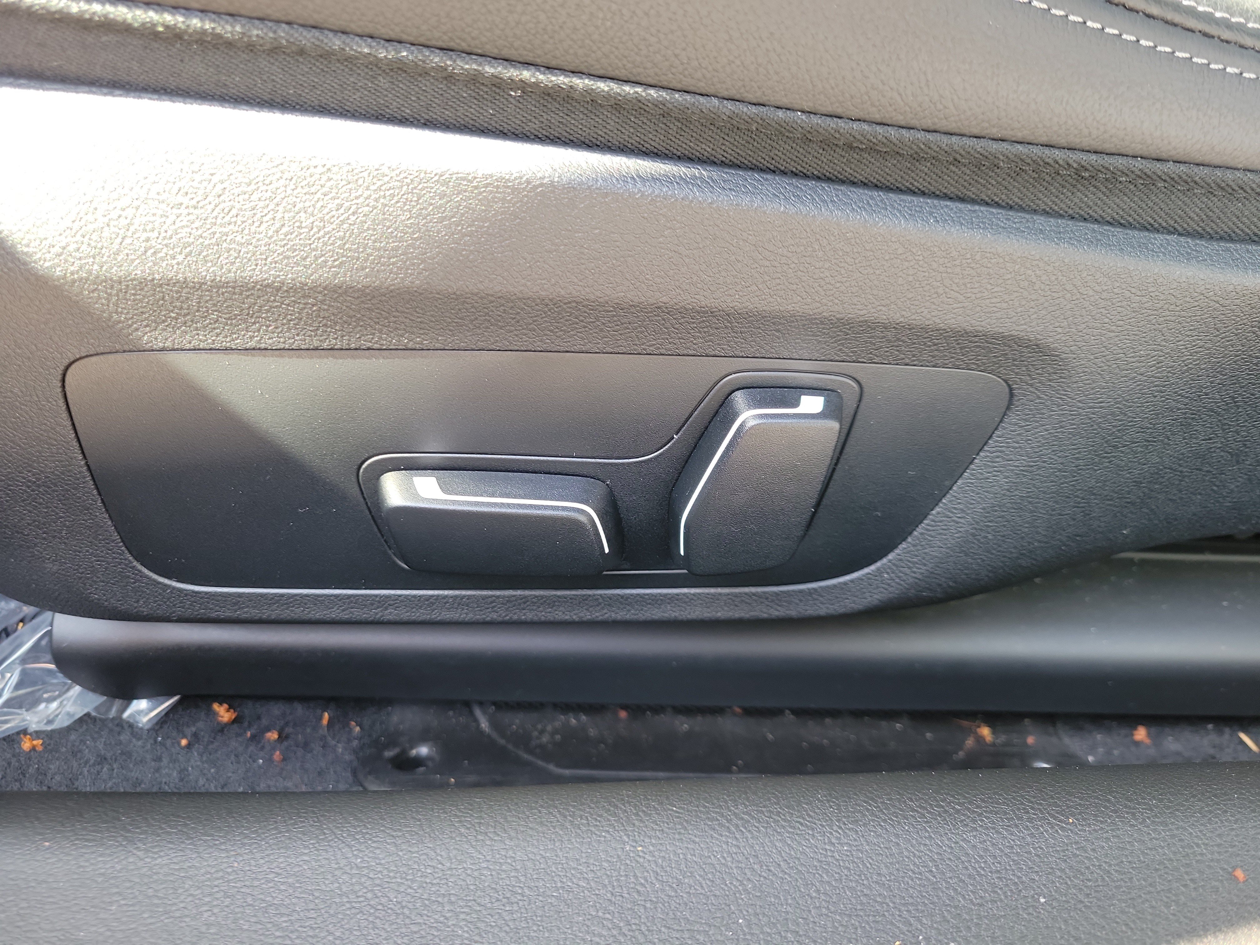 New 2025 BMW 230i Coupe w/ Convenience Package RWD image 7