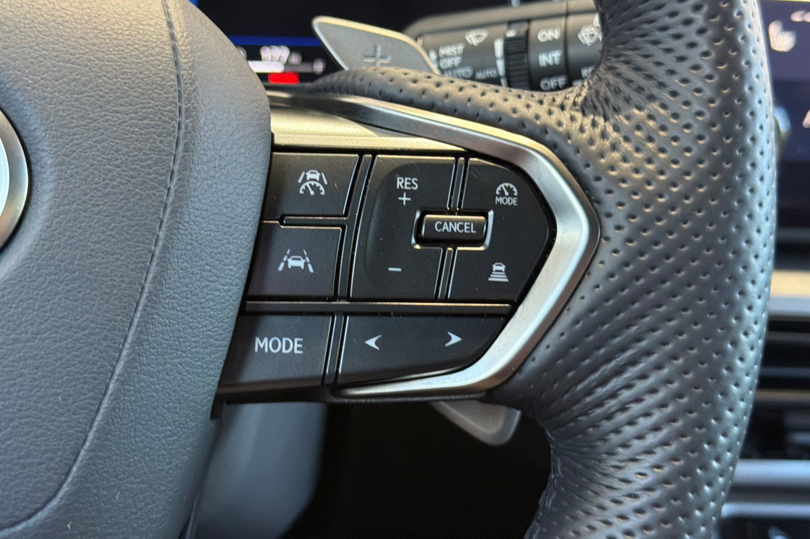 Certified 2025 Lexus TX 500h AWD w/ Technology Package image 33