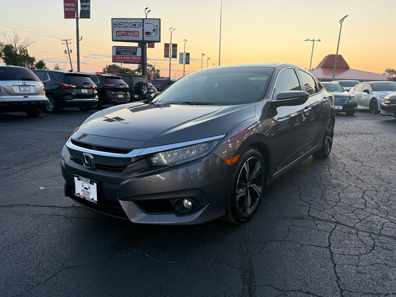 Used 2017 Honda Civic Touring image 3