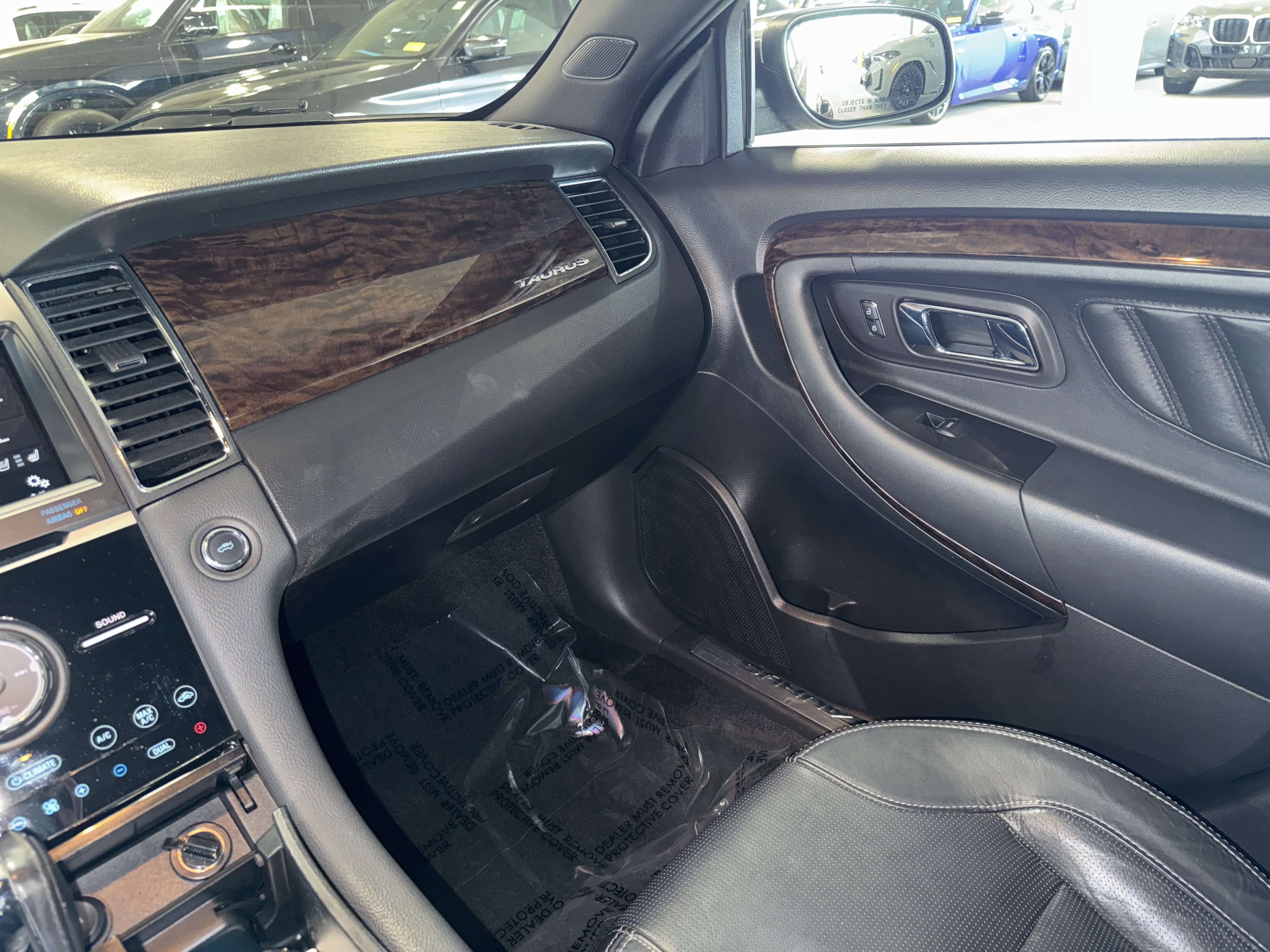 Used 2018 Ford Taurus Limited image 29