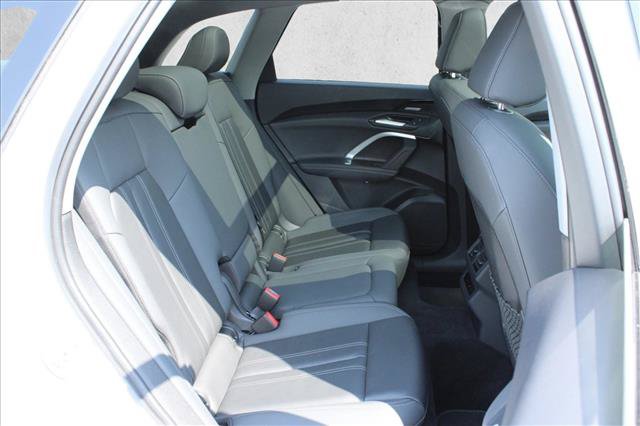 Used 2025 Audi Q5 Premium Plus w/ Premium Plus AWD/4WD image 30
