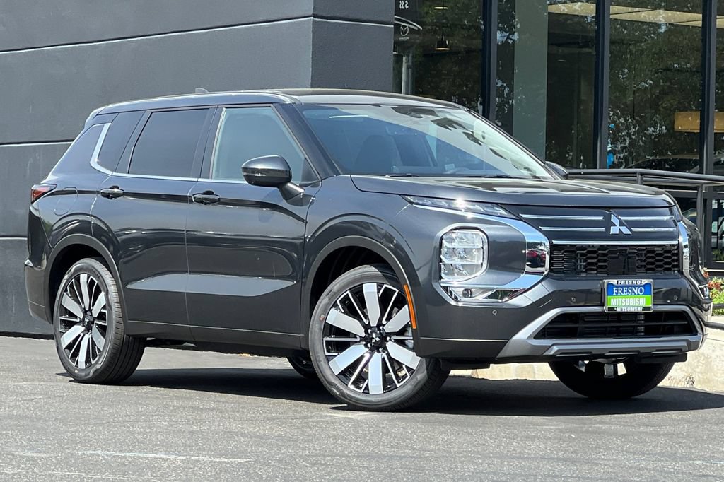 New 2026 Mitsubishi Outlander SE FWD image 3