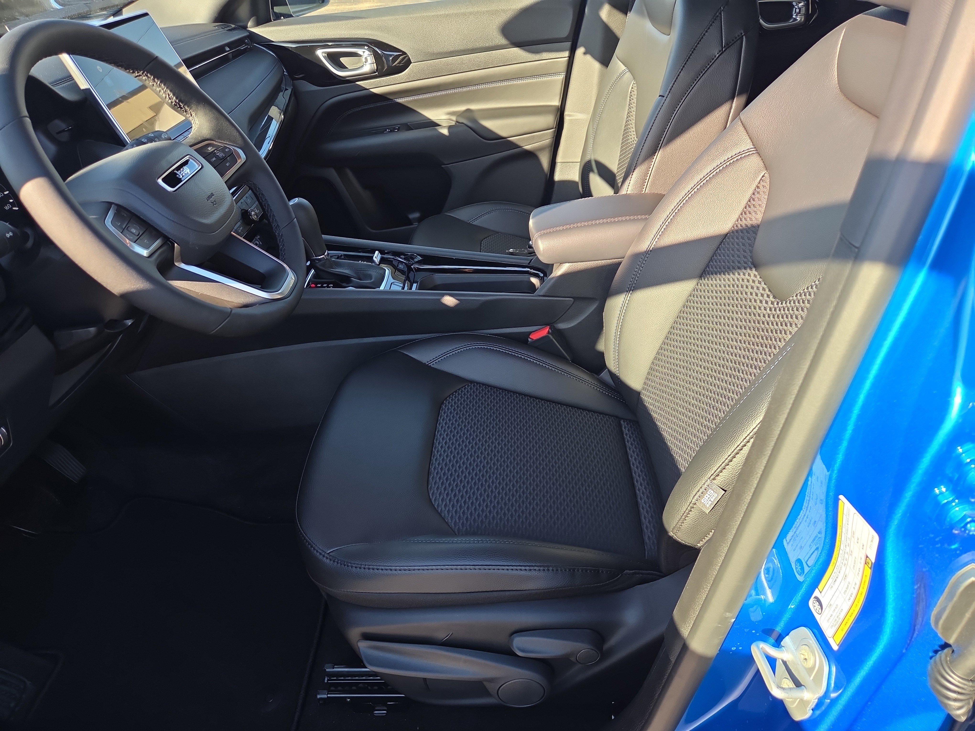 New 2026 Jeep Compass Latitude image 4