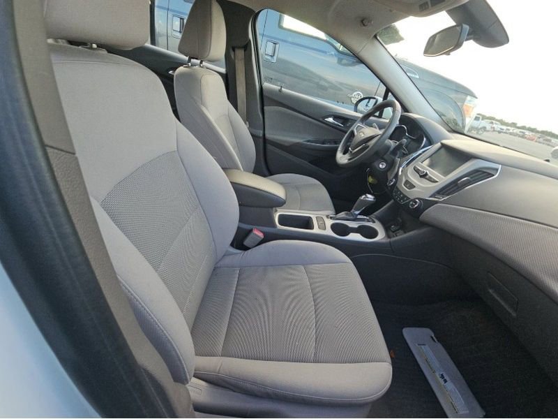 Used 2018 Chevrolet Cruze LS FWD image 25