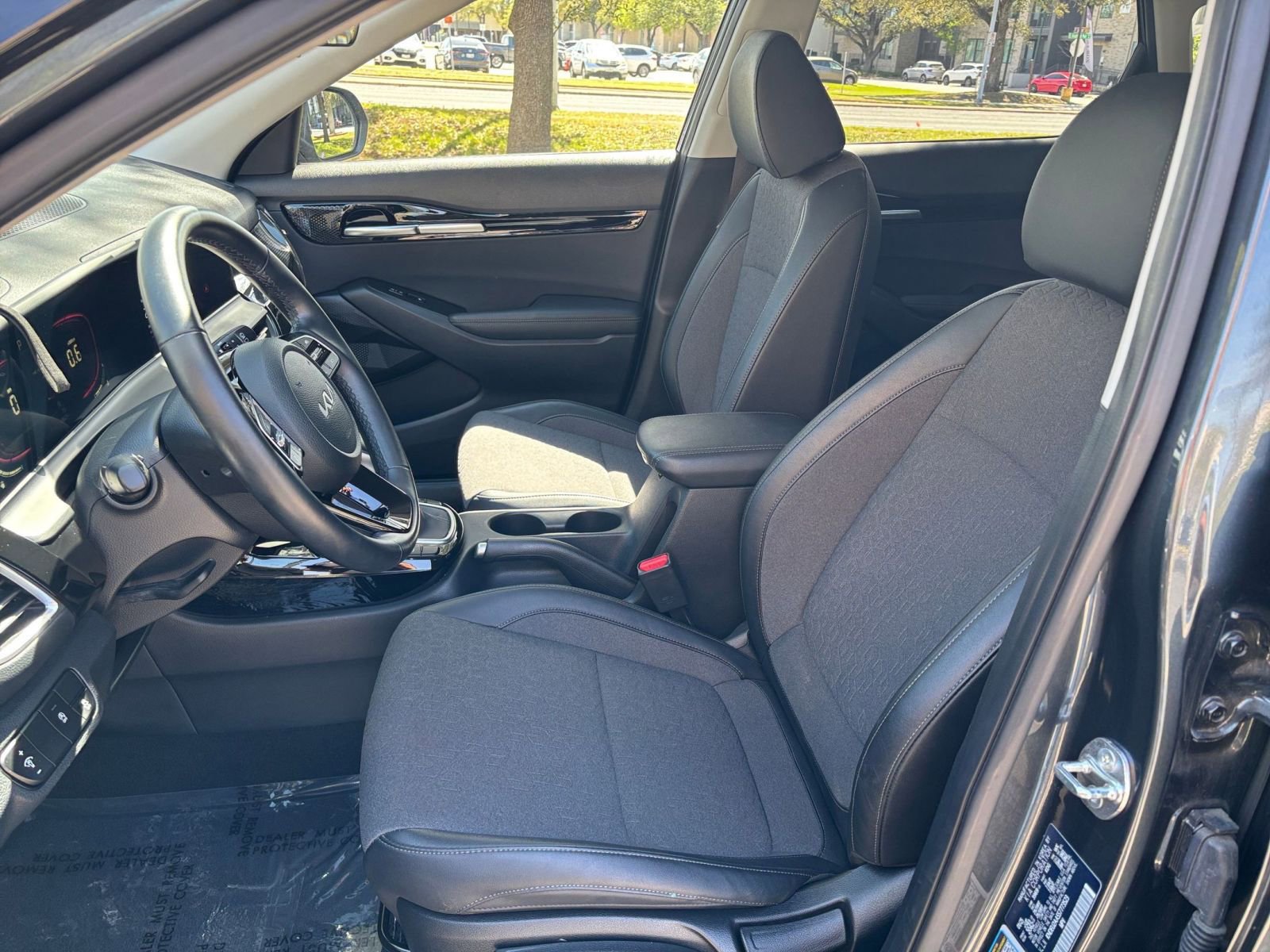 Used 2025 Kia Seltos S image 31