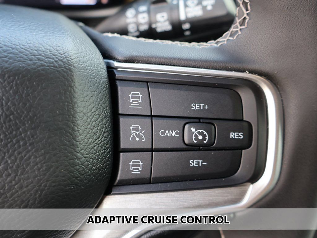 Used 2025 Jeep Wagoneer L Series II w/ 8-pass Seating Package AWD/4WD image 5