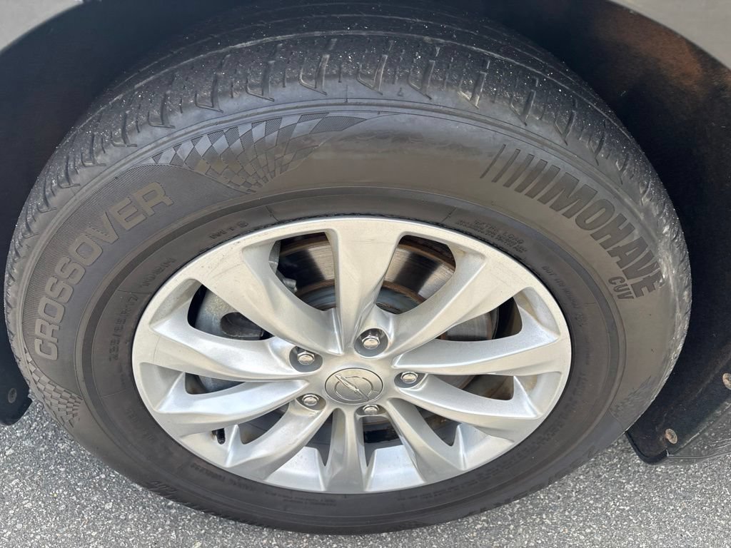 Used 2017 Chrysler Pacifica Touring-L FWD image 12