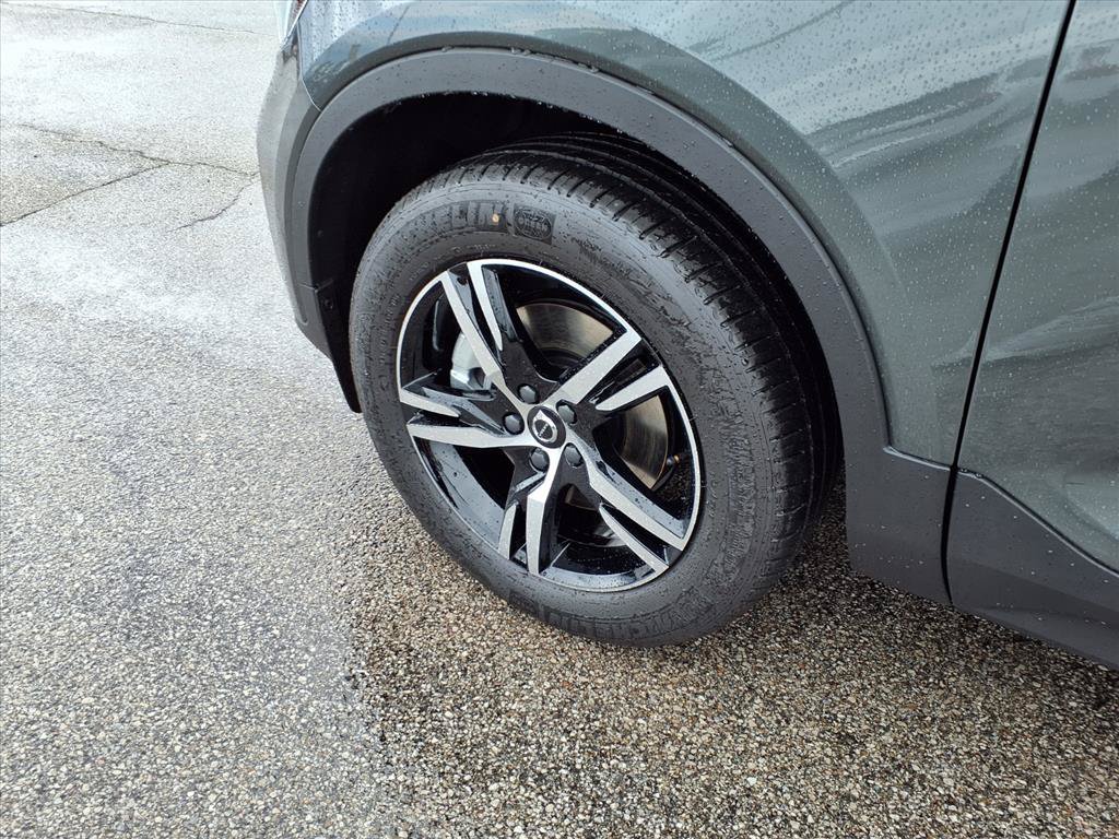 New 2026 Volvo XC40 B4 Core w/ Protection Package Premier FWD image 10