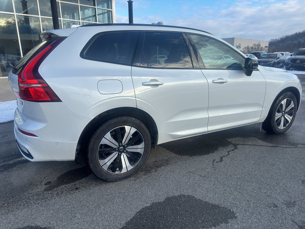 Used 2024 Volvo XC60 T8 Plus w/ Climate Package image 5
