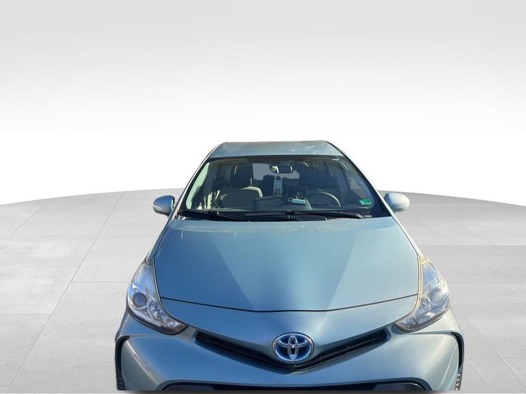Used 2017 Toyota Prius V Two image 8