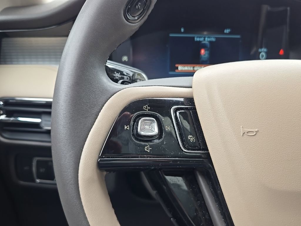 Used 2023 Lincoln Corsair AWD w/ Equipment Group 101A image 30