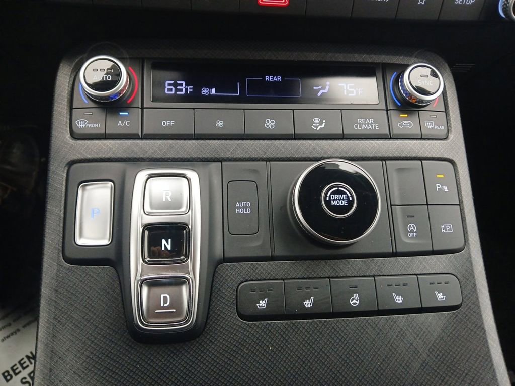 Used 2024 Hyundai Palisade Limited FWD image 16