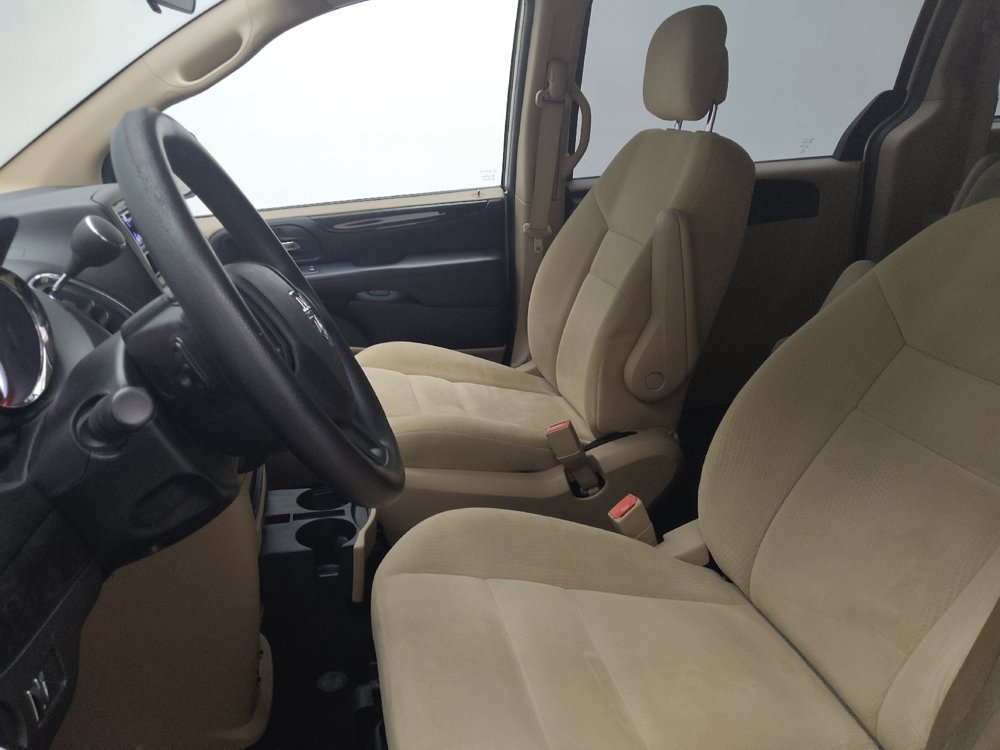 Used 2015 Dodge Grand Caravan American Value Package FWD image 17