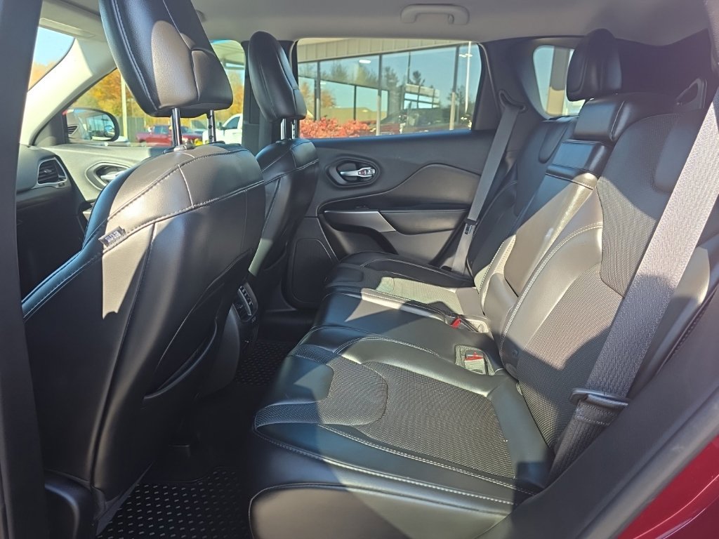 Used 2019 Jeep Cherokee Limited AWD/4WD image 22