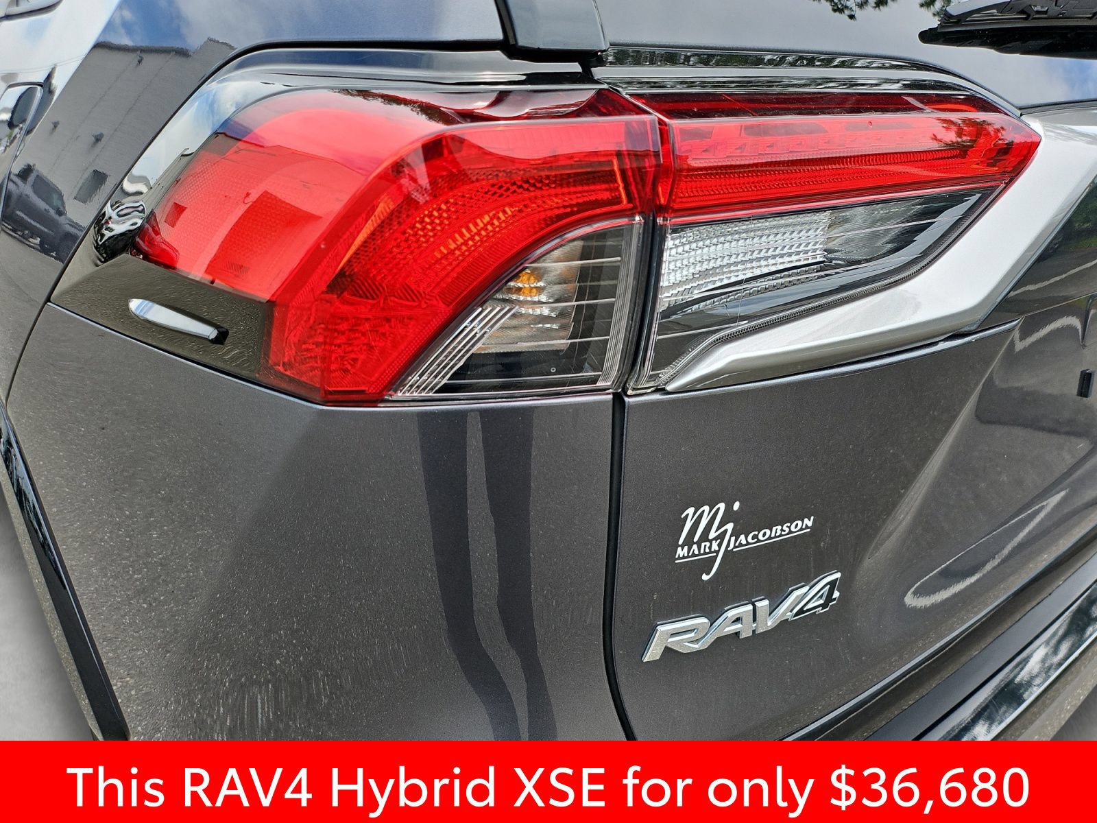 Used 2024 Toyota RAV4 XSE AWD/4WD image 20