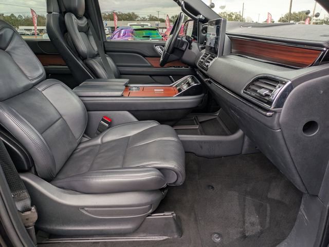 Used 2024 Lincoln Navigator Reserve image 34