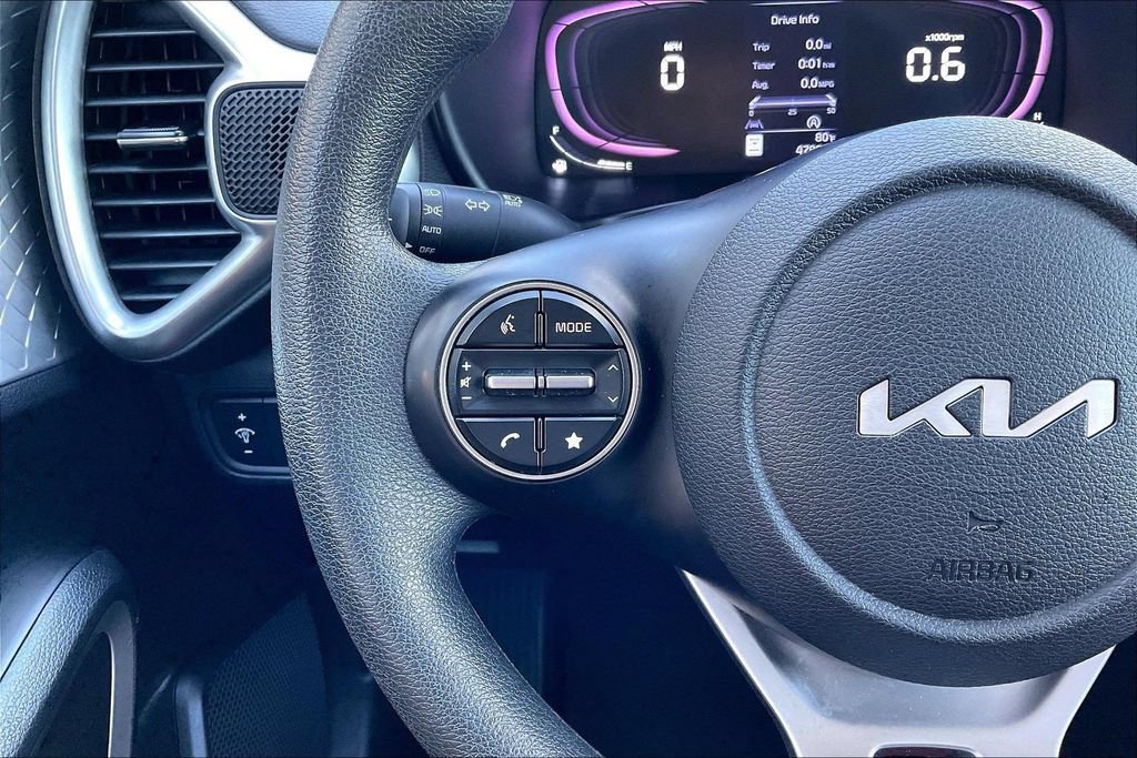 Used 2024 Kia Soul LX w/ Option Group 015 FWD image 17