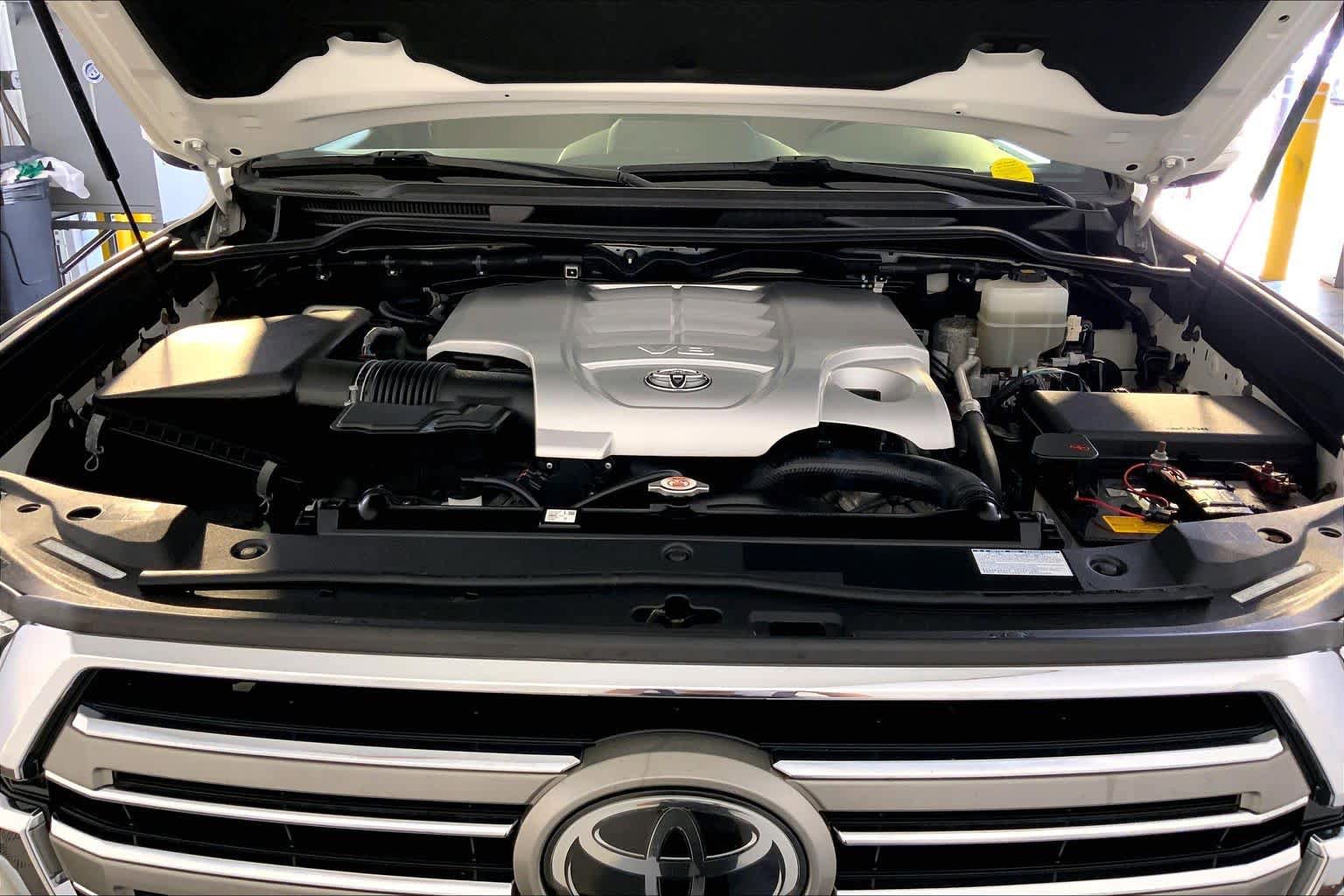 Used 2019 Toyota Land Cruiser AWD/4WD image 30