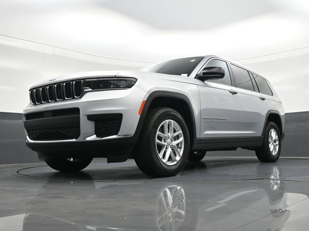 Used 2025 Jeep Grand Cherokee L Laredo image 24