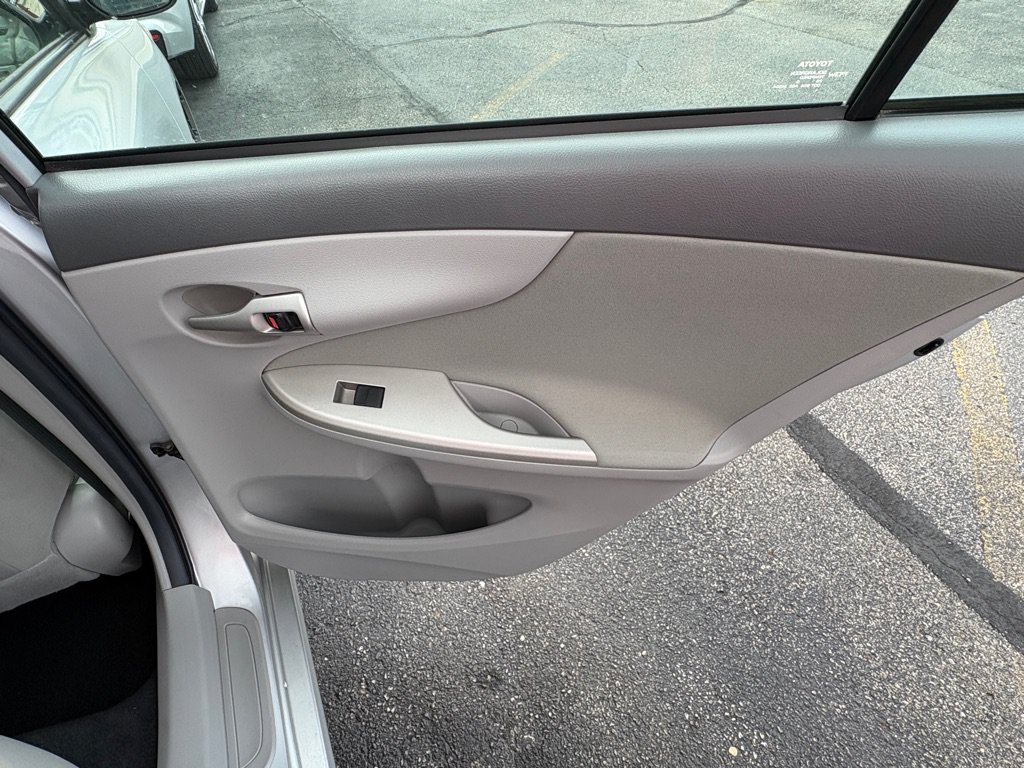 Used 2010 Toyota Corolla LE w/ All Weather Guard Pkg FWD image 13